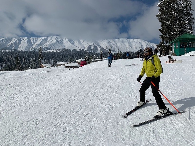 How much does Gulmarg Skiing Cost?