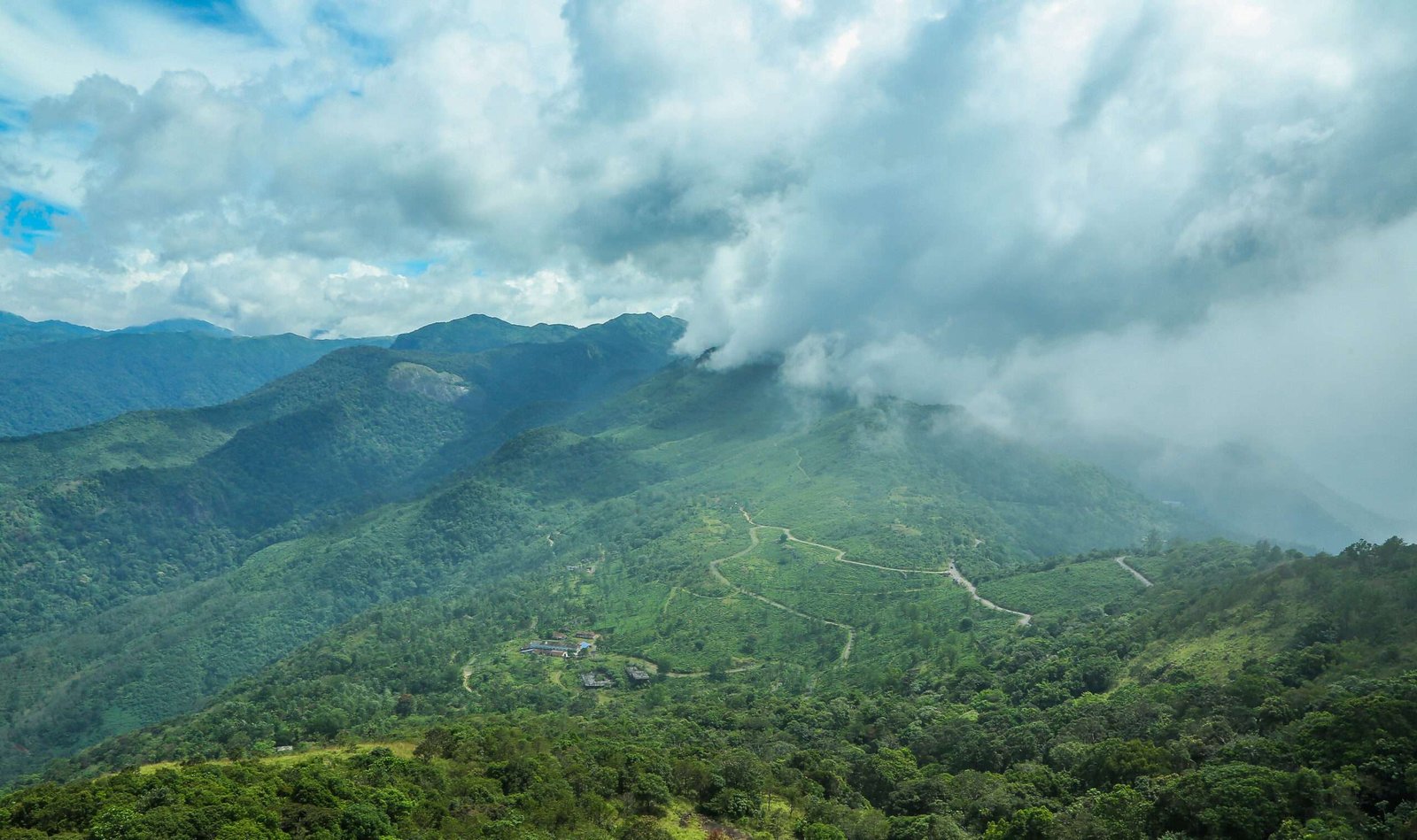 ponmudi hill top