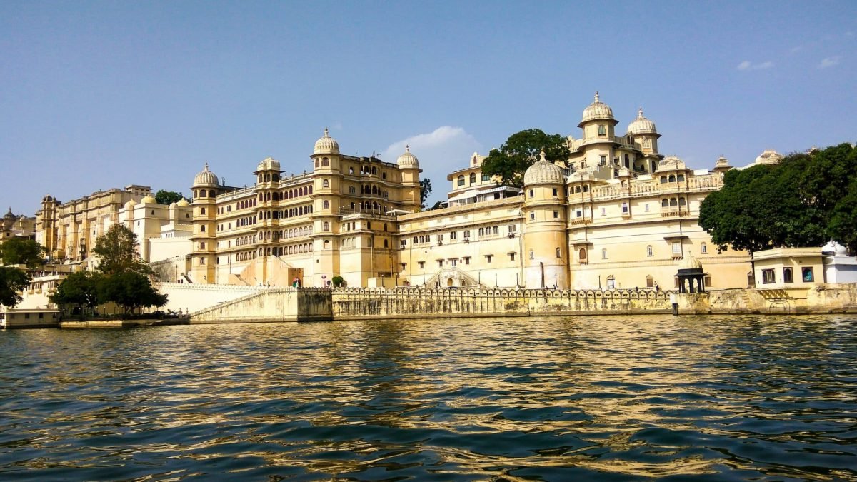 udaipur-pichola-raj.jpg