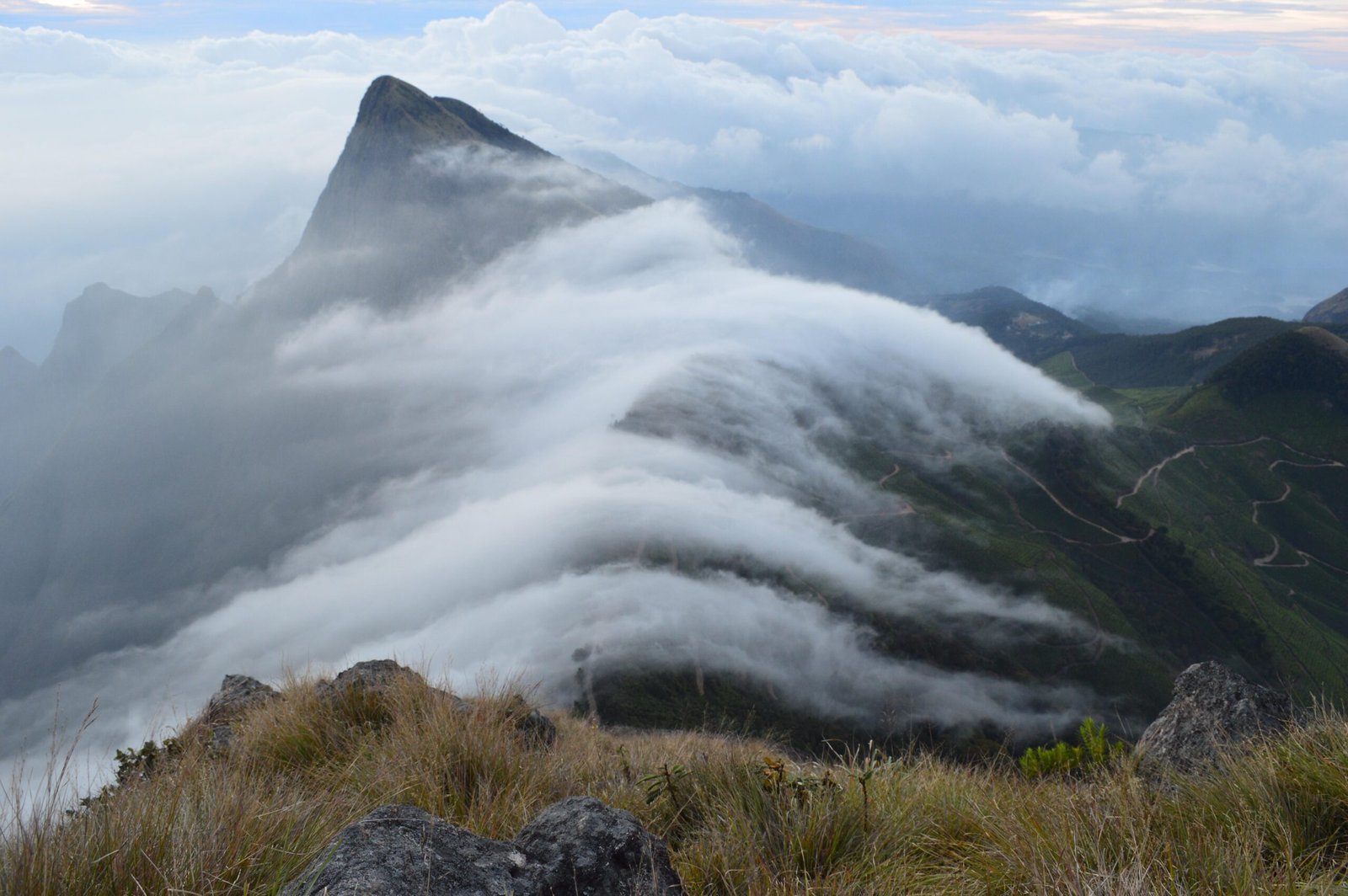 Munnar Kolukkumalai Tour Packages