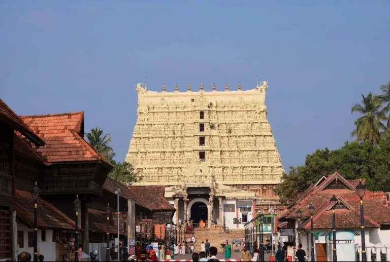 What are the famous and must-visit tourist spots in Trivandrum, Kerala?