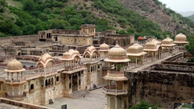 Discover Hidden Gems of Rajasthan: Unexplored Retreats Near Jaipur